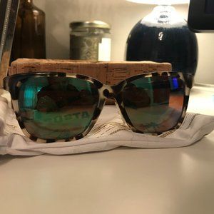 Like New  Costa  Del Mar “May” Women’s Polarized Sunglasses mirror